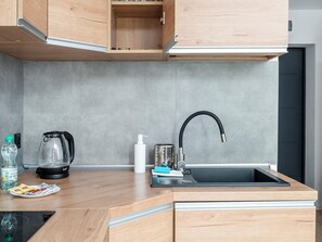 Fridge, oven, stovetop