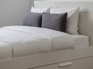 1 chambre, fer et planche à repasser, Wi-Fi, draps fournis