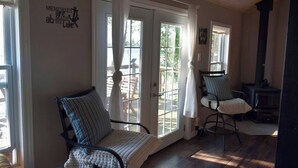 Interior - The Blue Heron Cottage (Roseneath)