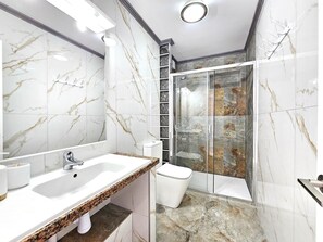 Shower, hair dryer, towels - Adas Nirvana, Heart of Los Cristianos (Los Cristianos)