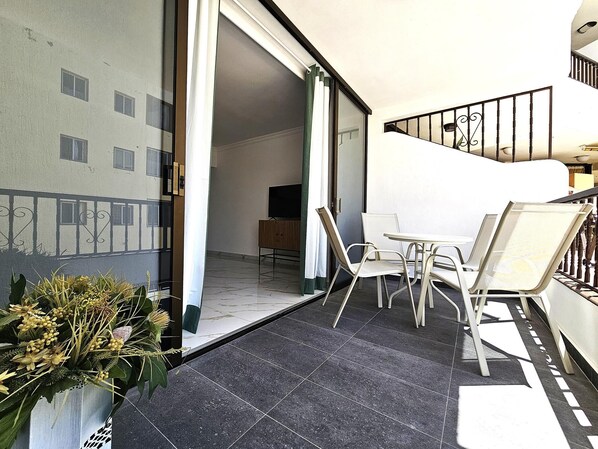 Outdoor dining - Adas Nirvana, Heart of Los Cristianos (Los Cristianos)