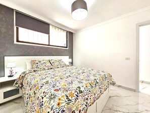 2 bedrooms, iron/ironing board, internet, bed sheets - Adas Nirvana, Heart of Los Cristianos (Los Cristianos)