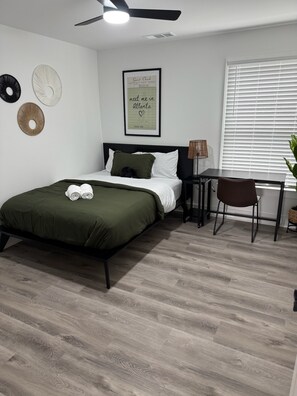 4 bedrooms, iron/ironing board, WiFi, bed sheets