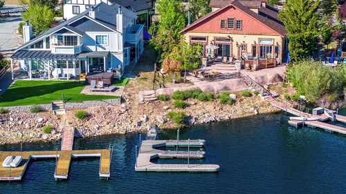 New! Bearadise ~ Boulder Bay Lodge w/ private dock