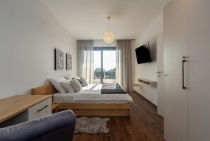 4 camere