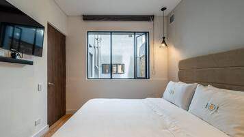 2 bedrooms, iron/ironing board, bed sheets