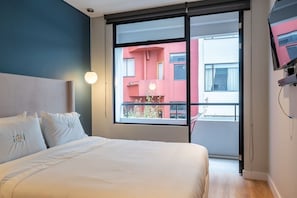2 slaapkamers, een strijkplank/strijkijzer, beddengoed
