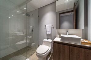 Hair dryer, towels - Bright 1BR @Zone G with Laundry (Bogotá)
