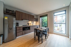 Fridge, microwave, oven, coffee/tea maker