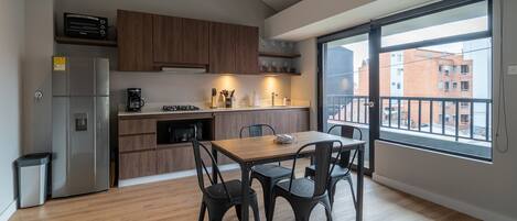 Fridge, microwave, oven, coffee/tea maker