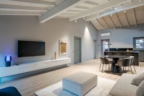 Interior - Attico 56 (Brescia)