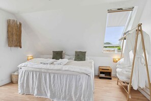 1 bedroom, iron/ironing board, free WiFi