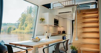 Floating Home-Hausboot in Merzig liegend by Interhome