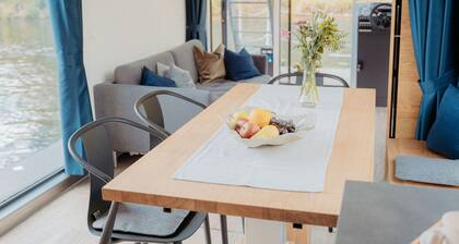 Floating Home-Hausboot in Merzig liegend by Interhome