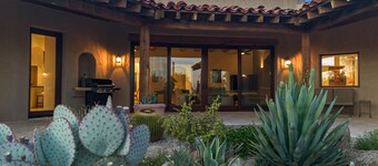 Ranch House and Casita with Pool, Hot Tub, desert views - Scottsdale