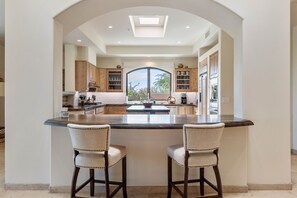 Fridge, microwave, oven, stovetop - Ranch House and Casita with Pool, Hot Tub, desert views - Scottsdale (Scottsdale)