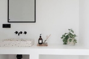 Interior - Cozy & Charming 3BR/3Bath Private Villa in Canggu (Canggu)