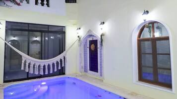 Seterika/papan seterika, Wi-fi percuma, cadar katil