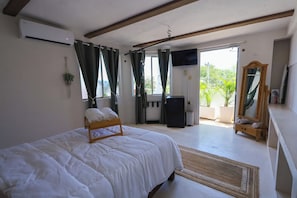 Iron/ironing board, free WiFi, bed sheets - Casa Bien Estar (Merida)