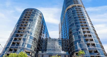 Modern Chic 1-Bedroom Apartment with Parking