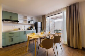 Appartement Supérieur, terrasse | Salle à manger