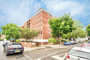 Exterior - Bright and Stylish 2BD Chelsea Flat, Central Stay (Greater London)