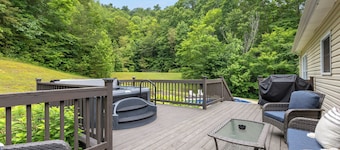 Hatton Hideaway at Red River Gorge! Pool / Hot Tub / Arcade Game Room