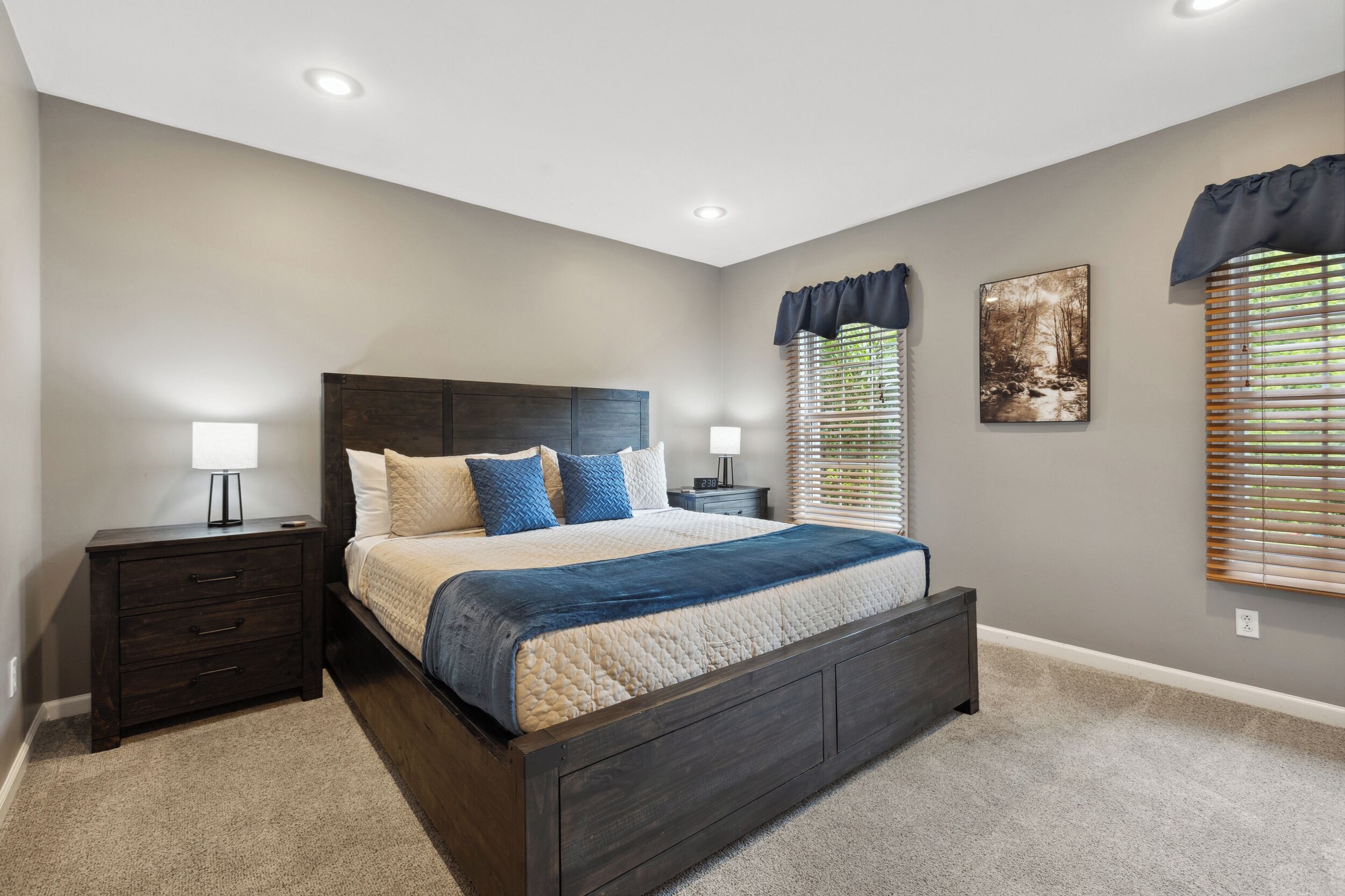 4 chambres, fer et planche à repasser, Wi-Fi, draps fournis