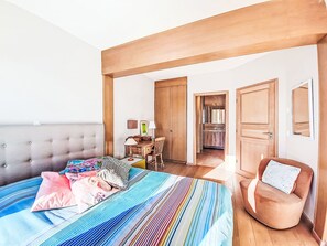 3 soverom, skrivebord og internettilgang
