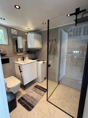Towels, toilet paper