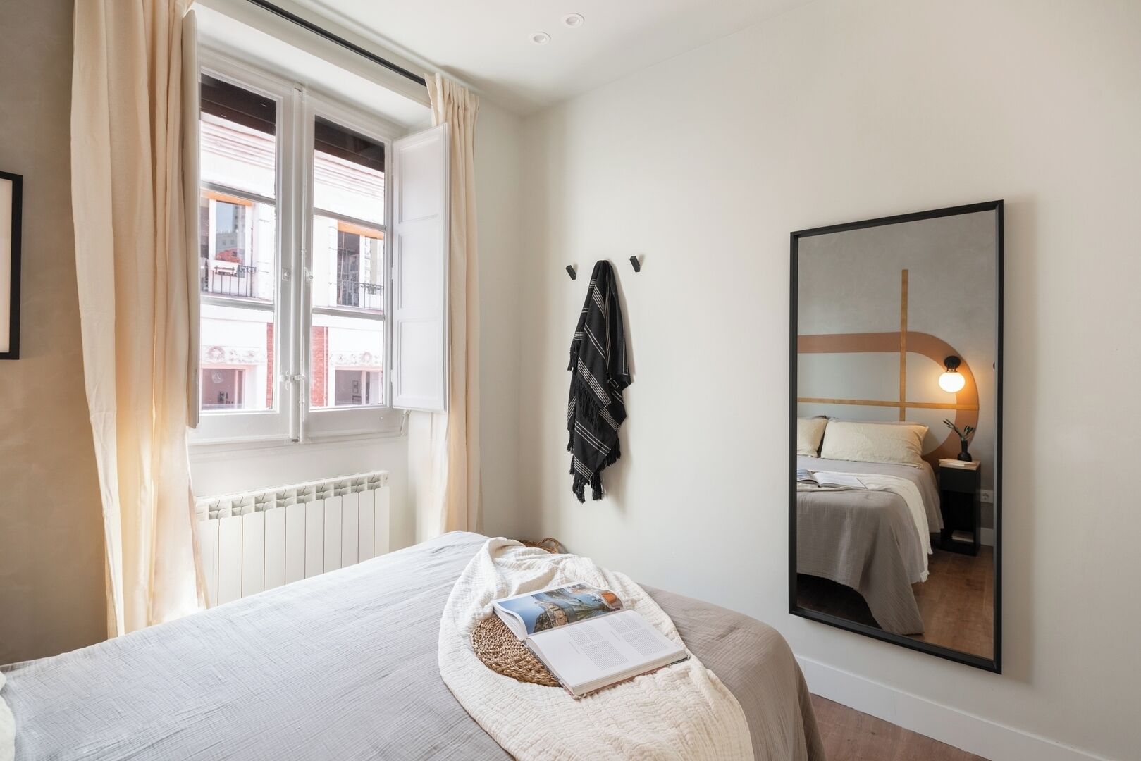 2 quartos, ferros/tábuas de passar roupa, Wi-Fi, roupa de cama