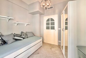 2 Schlafzimmer, Bügeleisen/Bügelbrett, Bettwäsche
