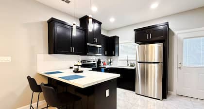 Relax in Comfort, Modern and Style – 2BR/2BA Retreat in Edinburg