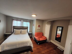 3 slaapkamers, een strijkplank/strijkijzer, wifi, beddengoed