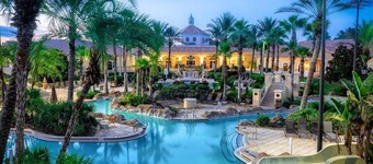 Regal Palms 4-bedroom Townhome close to Disney. Lazy River, Water Slide.