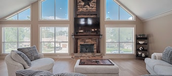 "Fitz-Just-Right" home in Walden: Boat ramp, Pickleball, Community Pools!