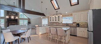 "Fitz-Just-Right" home in Walden: Boat ramp, Pickleball, Community Pools!