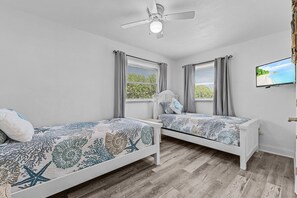 2 bedrooms, desk, iron/ironing board, free WiFi