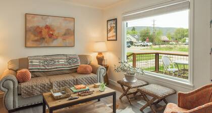 Heber base camp, sleeps 7, fire pit, pets ok, AC