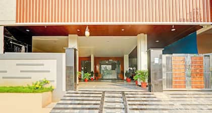 Fabhotel Dharani Grand