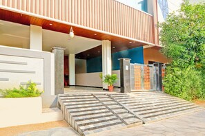 Entrada al alojamiento