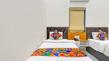 Egyptian cotton sheets, premium bedding, in-room safe, free WiFi