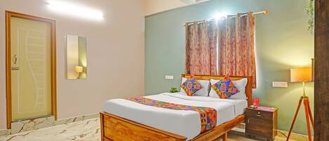 Deluxe Room | Egyptian cotton sheets, premium bedding, in-room safe, free WiFi