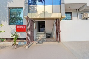 Property entrance - Fabhotel Mvr Stay 116 (Noida)