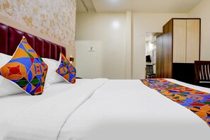 Executive Room | Egyptian cotton sheets, premium bedding, in-room safe, free WiFi - FabHotel Saineel - Nr Juhu (Mumbai)