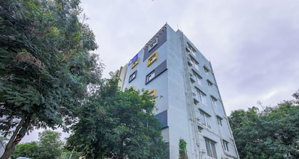 FabHotel Golden Grand Inn - Global Village