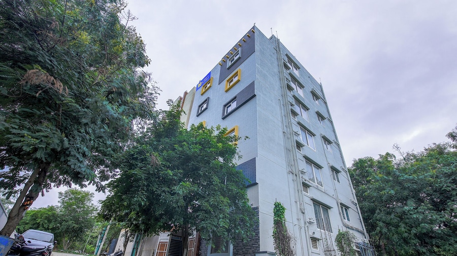 ファブホテル ゴールデン グランド イン - グローバル ビレッジ