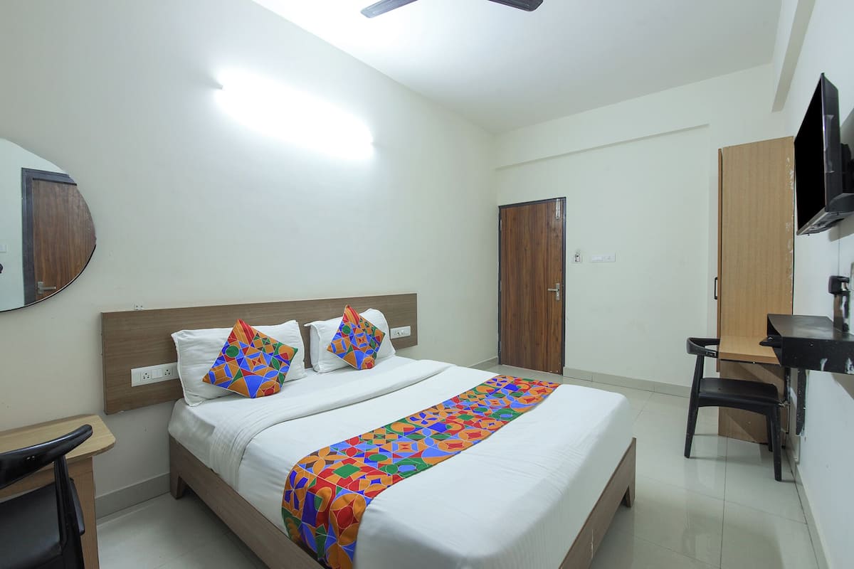 Deluxe Room | Egyptian cotton sheets, premium bedding, in-room safe, free WiFi