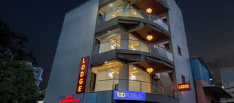 Fabhotel Keshava executive - Nr Mahadji Shinde chhatri 