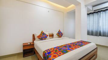 Egyptian cotton sheets, premium bedding, in-room safe, free WiFi